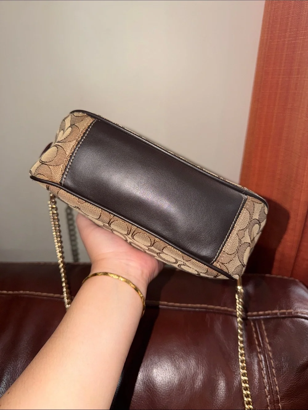 ‼️Coach Camera Signature Crossbody Bag